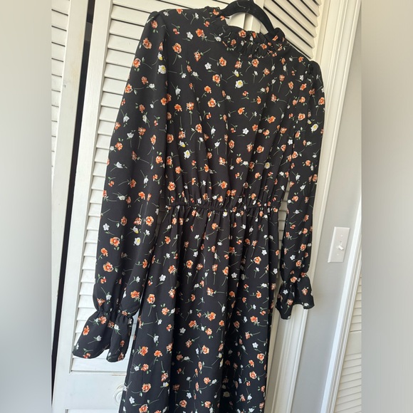 Floral dress - Picture 2 of 6